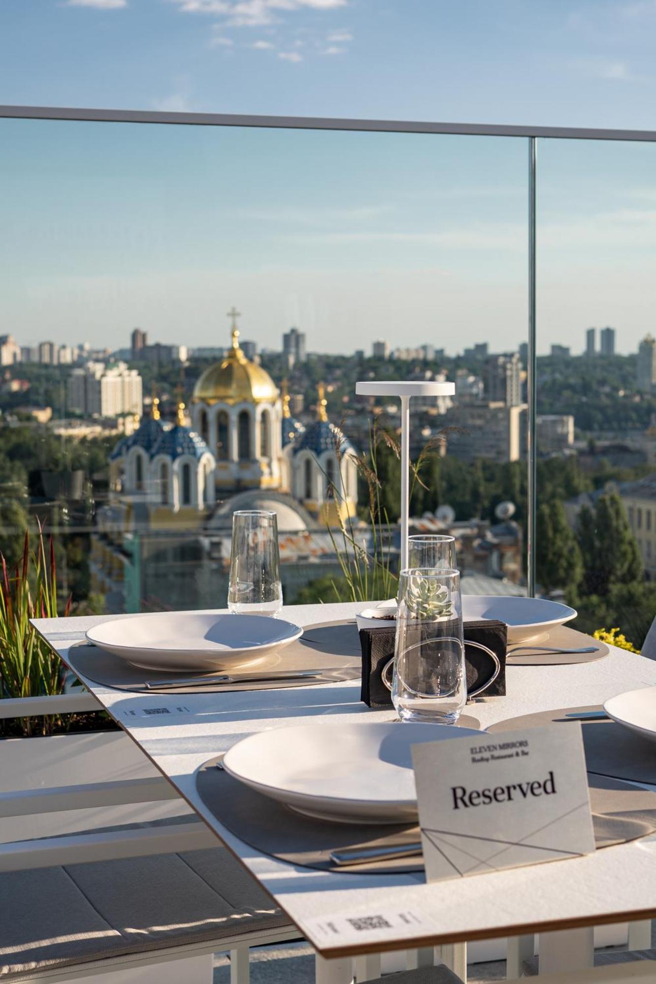 11 Mirrors Design Hotel Kiev Bagian luar foto