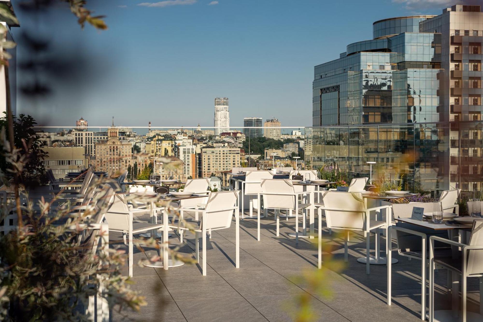 11 Mirrors Design Hotel Kiev Bagian luar foto