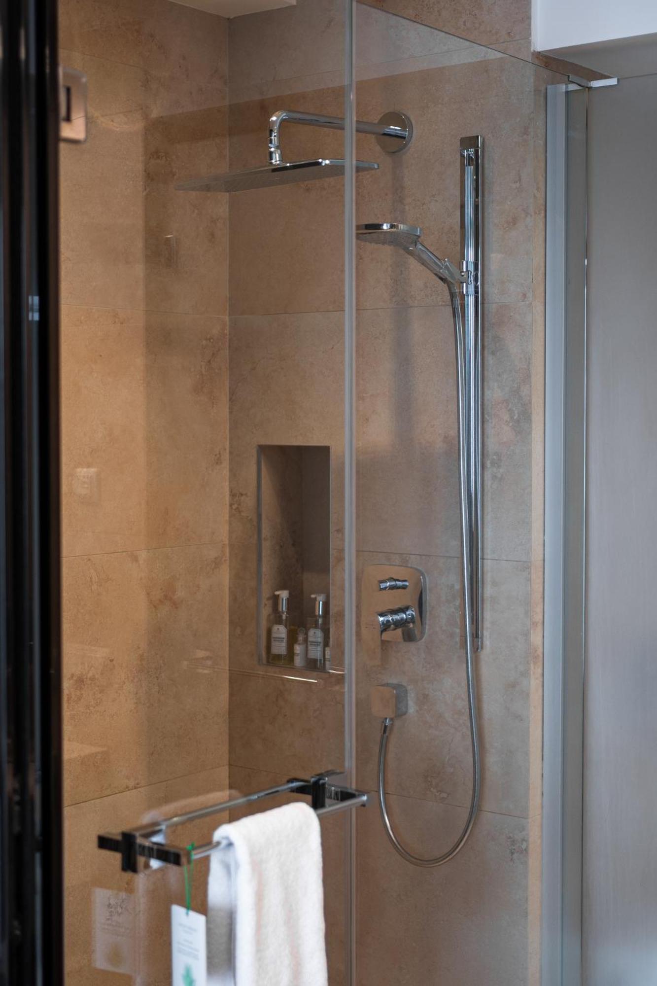 11 Mirrors Design Hotel Kiev Bagian luar foto