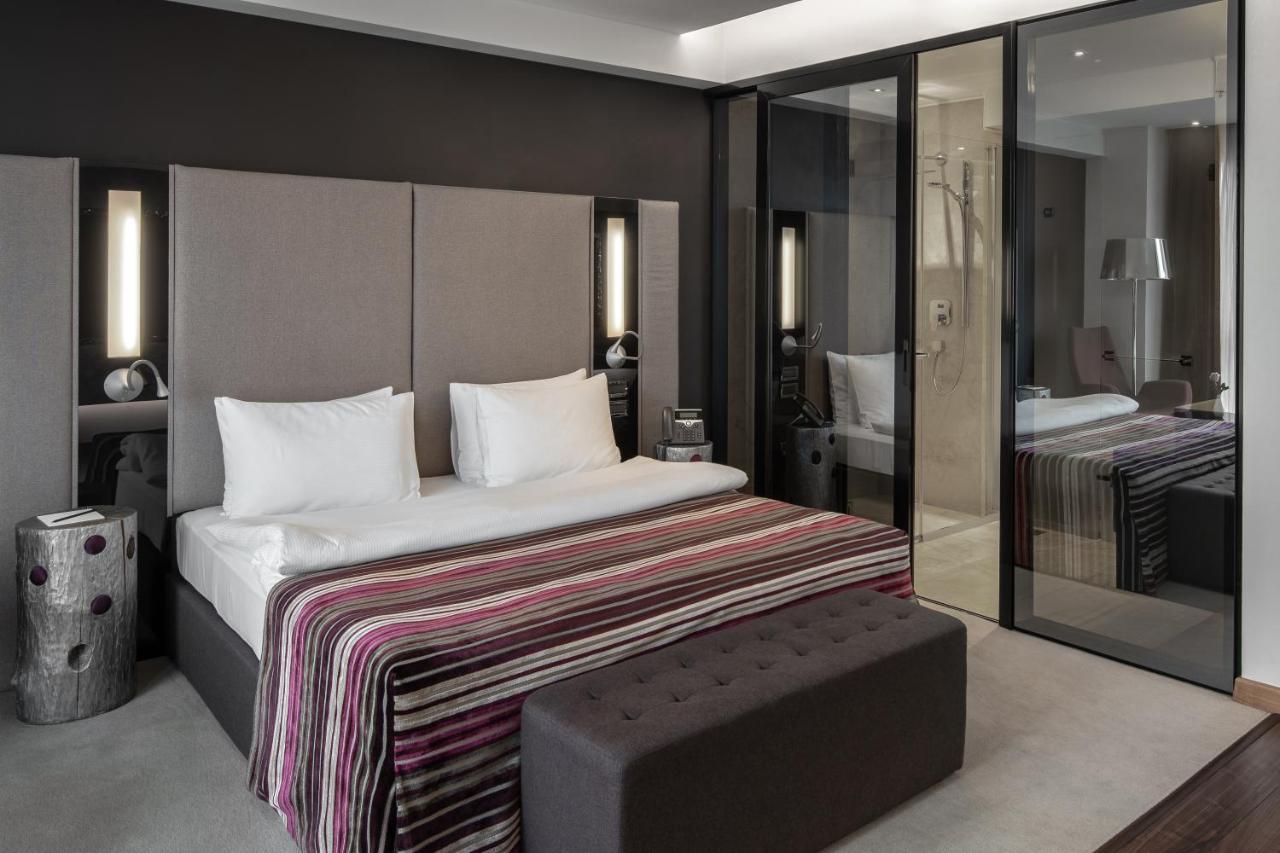11 Mirrors Design Hotel Kiev Bagian luar foto